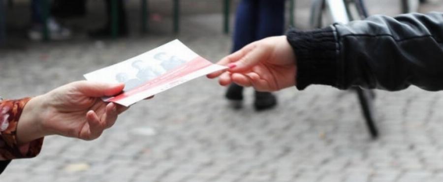 “Μοίραζα φυλλάδια για να μεγαλώσω το παιδί μου. Σήμερα είμαι στέλεχος και το χρωστώ στην κόρη μου!”