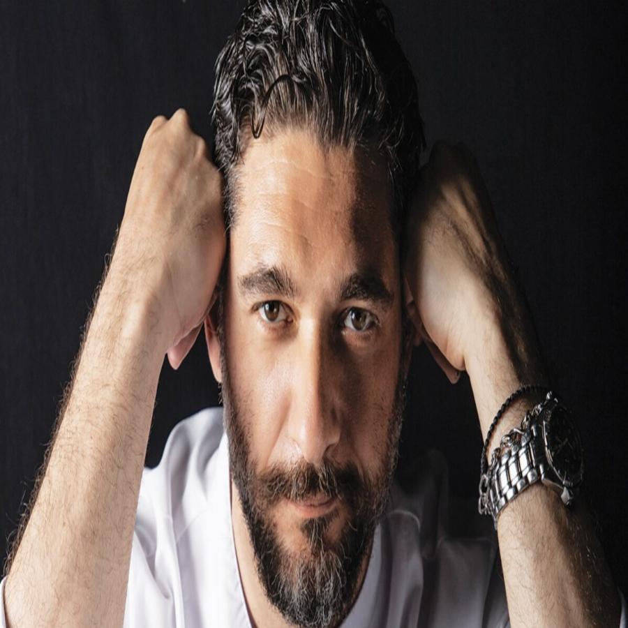 Πάνος Ιωαννίδης: Τα πρώτα χρόνια της ζωής του γοητευτικού σεφ, η τηλεόραση, ο λόγος που δεν παντρεύτηκε και η πίστη του στο Θεό