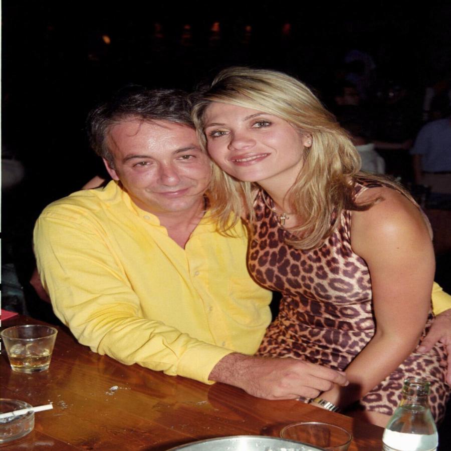 Ανδρέας Μικρούτσικος: Οι 6 διάσημες Ελληνίδες που είχαν σχέση με τον παρουσιαστή