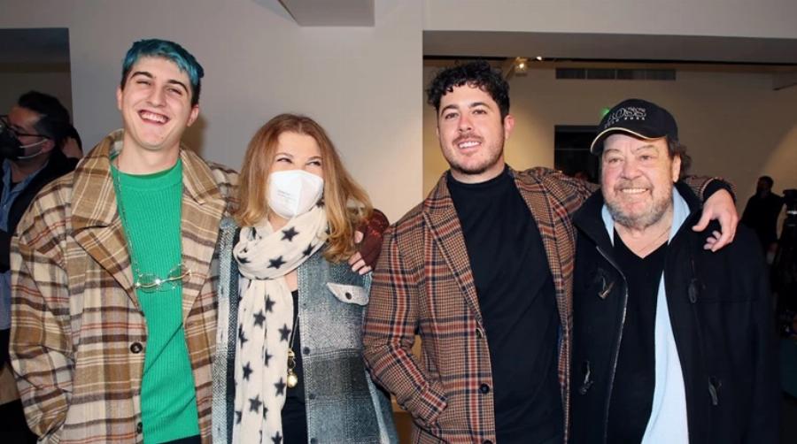 Σοφια Αλιμπέρτη: Η σπάνια εικόνα με τα δύο παιδιά της – Πριν από 16 χρόνια