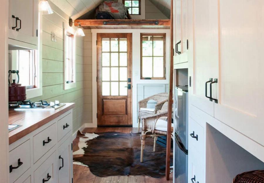 Μικρό σπίτι: Πάει όπου θες, είναι 14 τμ, χωράει άνετα 6 άτομα και η διακόσμηση του είναι σικ και σύγχρονη