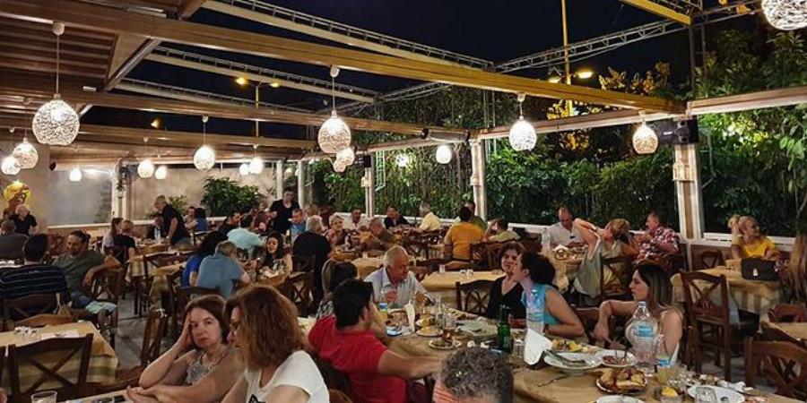 Σε απόγνωση οι εστιάτορες: Μετά το πιτόγυρο χωρίς πατάτες τέλος και στα καλαμαράκια και τηγανητά κολοκυθάκια