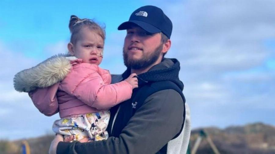 Η συγκινητική ιστορία ενός πατέρα: Δώρισε το νεφρό του στην 3χρονη κόρη του – Η μικρούλα έχει μια δεύτερη ευκαιρία στη ζωή