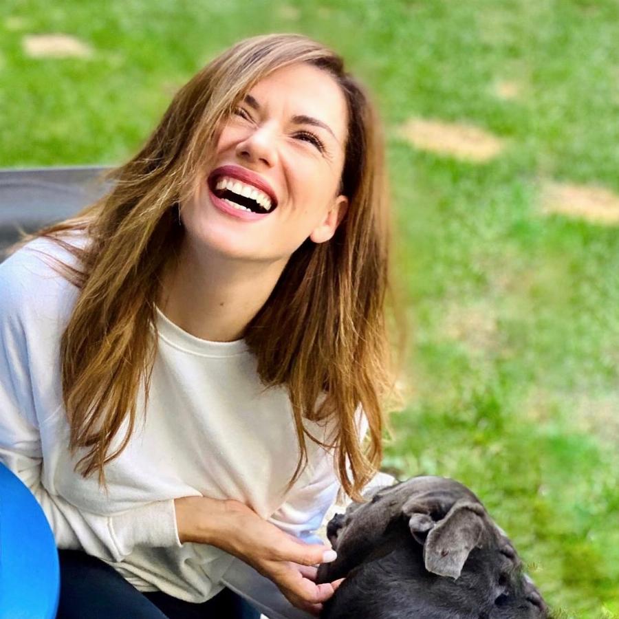 Βάσω Λασκαράκη: Είδαμε το στυλάτο αυτοκίνητο της – Καμπριολέ και σπιντάτο