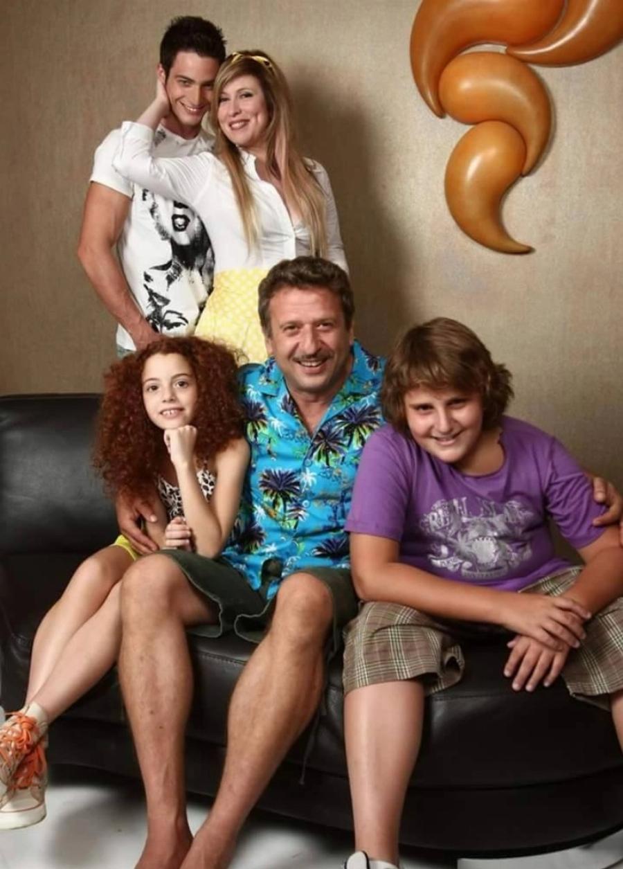 Παιδιά Ελληνικών τηλεοπτικών σειρών: 14 μικροί πρωταγωνιστές που λατρέψαμε – Μεγάλωσαν και έγιναν όμορφες δεσποινίδες και γοητευτικοί νεαροί