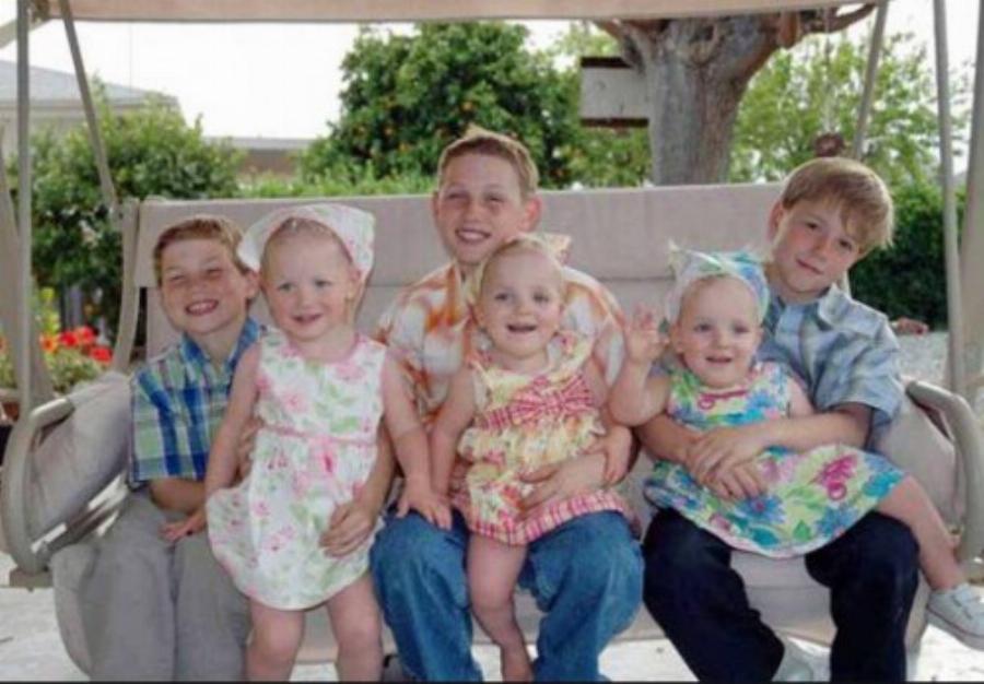 Σπάνιες σιαμαίες δίδυμες: Γεννήθηκαν το 2003, χειρουργήθηκαν για 24 ώρες, σήμερα είναι 2 όμορφες κοπέλες και ζουν ανεξάρτητα