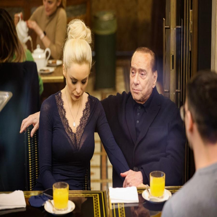 Σίλβιο Μπερλουσκόνι: Γάμος στα 85 – Η νύφη είναι η 32χρονη ξανθιά καλλονή σύντροφος του