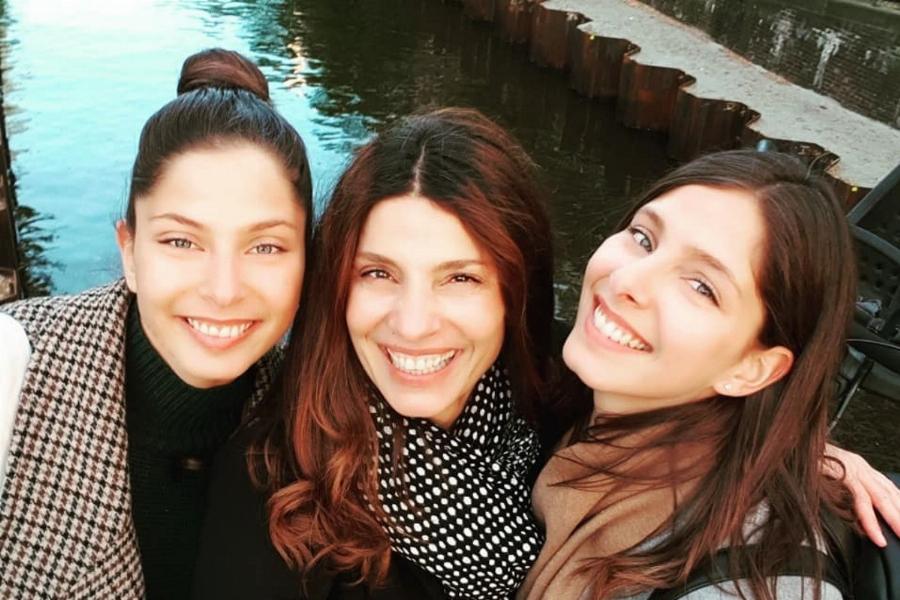 Πόπη Τσαπανίδου: Αυτές είναι οι τρεις εντυπωσιακές κόρες της δημοσιογράφου – Η μια πιο όμορφη από την άλλη