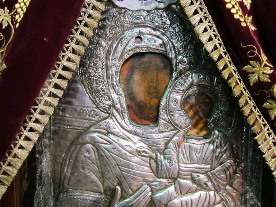 Δεκάδες οι Θαυμαστές επεμβάσεις της Παναγίας Ντινιούς: Η επέμβαση της Θεοτόκου οδήγησε στη σωτηρία