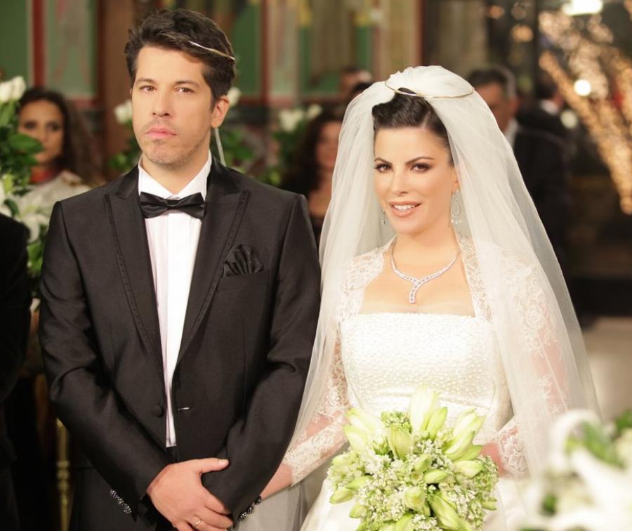 «Έγινε μελαχρινή και είδα ξανά τη γυναίκα που ερωτεύτηκα»: Η συγκινητική εξομολόγηση του Χάρη Βαρθακούρη για τον γάμο του με την Αντελίνα