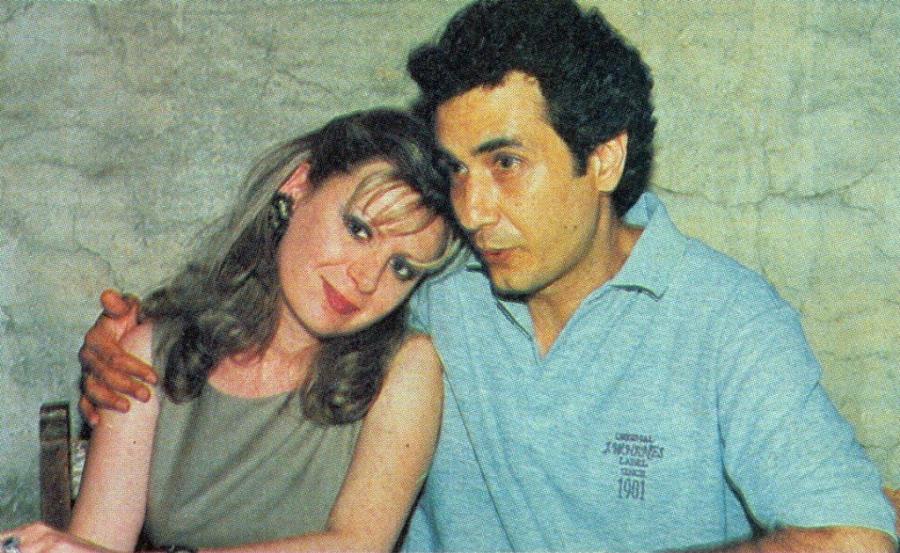 Κώστας Αρζόγλου: Οι γυναίκες που αγάπησε, ο γάμος με την Ακρίτα, η απώλεια της μητέρας του που τον τσάκισε και ο όγκος στον εγκέφαλο