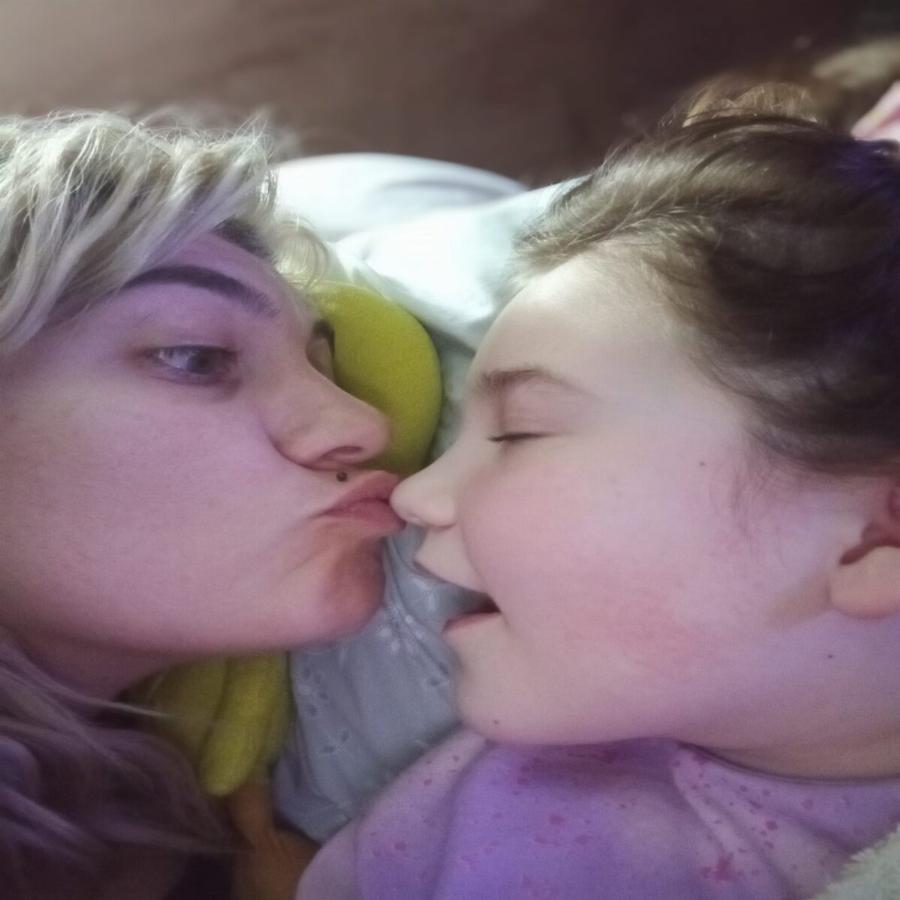 Ρούλα Κορομηλά: «Κάντε λίγη ησυχία! Ησυχία χρειάζονται τώρα τα παιδιά, ήρθε η δικαίωση τους, ησυχία!»