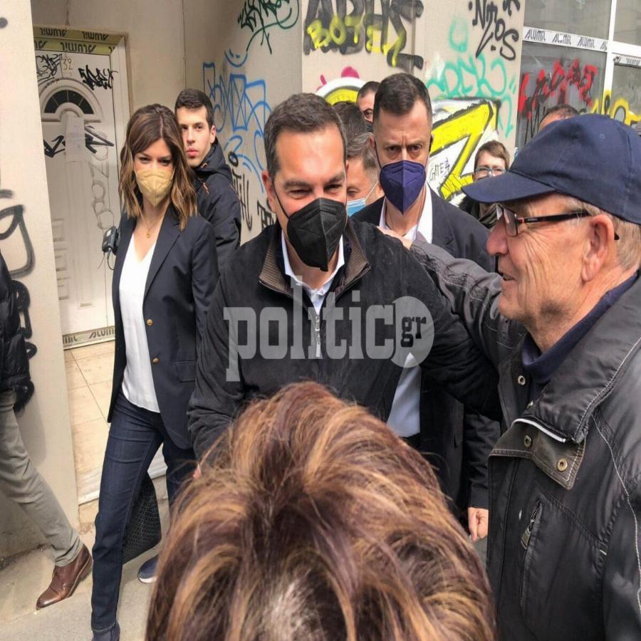 “Είσαι ο επόμενος πρωθυπουργός”: Μεγάλη αποθέωση του Αλέξη Τσίπρα στην Καλαμαριά