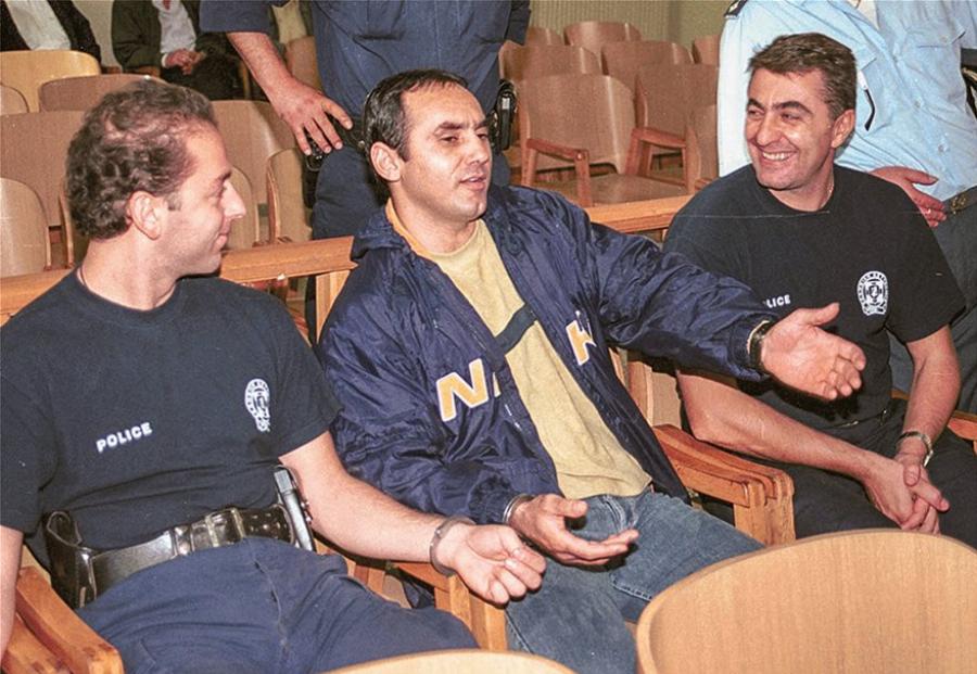 Βασίλης Παλαιοκώστας: Η ιστορία μέσα από το βιβλίο του, οι απαγωγές, η φυλακή και οι αποδράσεις