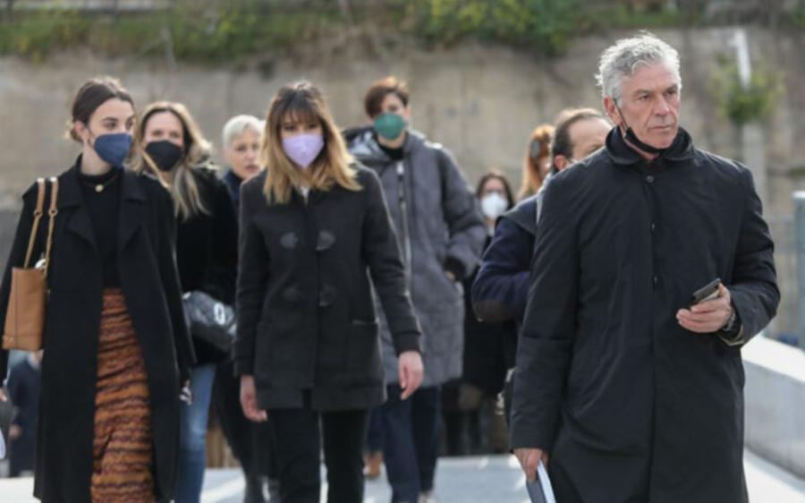 «Κατέβαζε το παντελόνι και ουρούσε στο νιπτήρα στο καμαρίνι μου»: Όλα όσα κατέθεσε η Μαρία Παπαχαραλάμπους για τον Φιλιππίδη