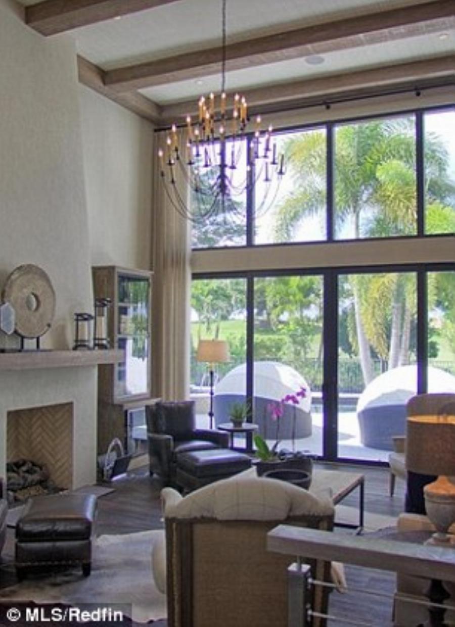 Αθηνά Ωνάση: Προς πώληση το παλάτι που κοστίζει 14.000.000 ευρώ και ήταν το «χρυσό κλουβί» της