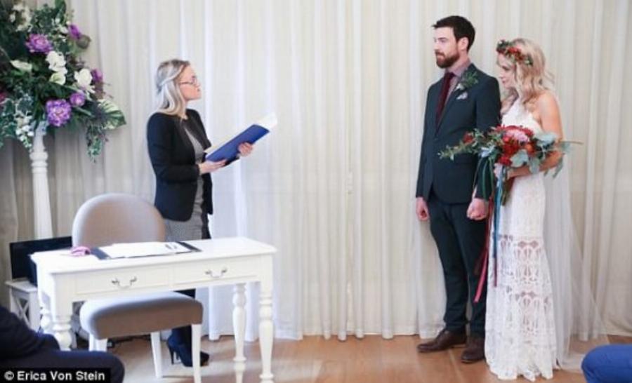 Φθηνός γάμος στη Σκωτία: Συγκλονιστική νύφη ξόδεψε μόνο 68€ για το νυφικό, ενώ ολόκληρος ο γάμος κόστισε 1.140€