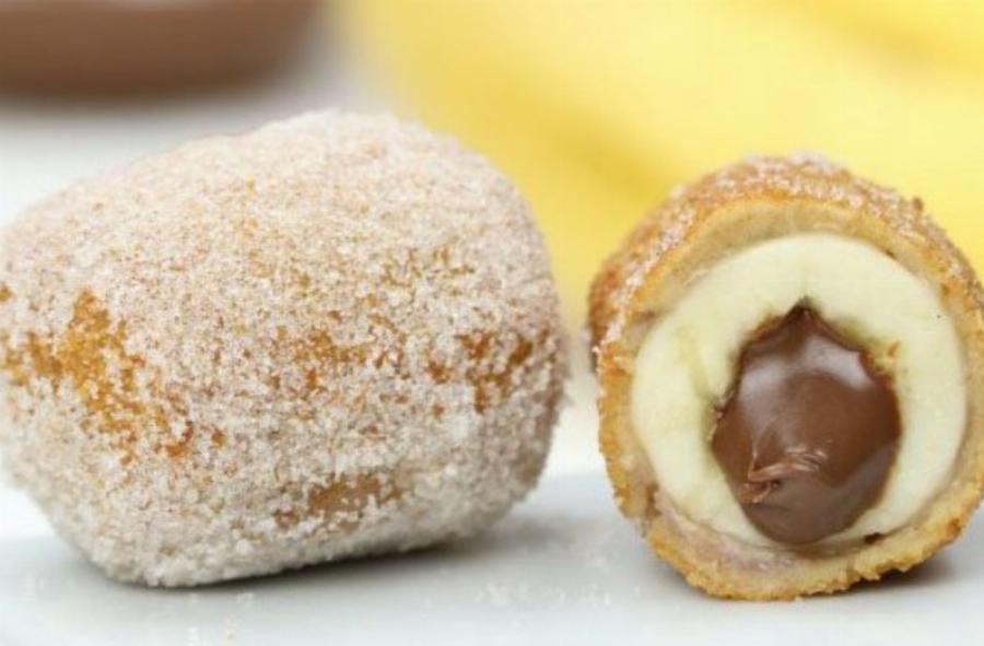 Λαχταριστό γλυκό: Ονειρική σοκολατόπιτα με χαλβά και μπανάνα – Πανεύκολη συνταγή