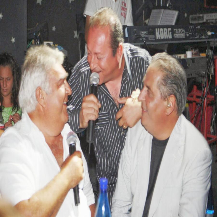 Σταύρος Φωτιάδης: Ο μύθος του λαϊκού τραγουδιού, τα χαμηλά μεροκάματα και ο καλλιτεχνικός νονός του Αντώνη Ρέμου