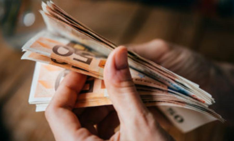 Οι άτυχοι της έξτρα πληρωμής και της δόσης «δώρο» – Τι συμβαίνει με το επίδομα παιδιού;