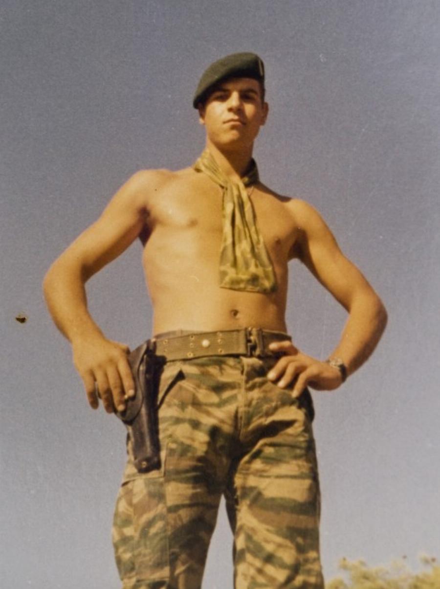 Μανώλης Μπικάκης: Ποιος ήταν ο Έλληνας ήρωας που κατάφερε να καταστρέψει 6 τούρκικα άρματα αλλά έφυγε άδοξα