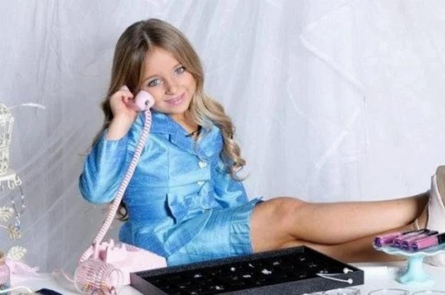 Ιζαμπέλα Μπάρετ: Το παιδί – θαύμα που στα 6 της έγινε εκατομμυριούχος, σήμερα είναι μοντέλο και έχει 85 τίτλους σε καλλιστεία