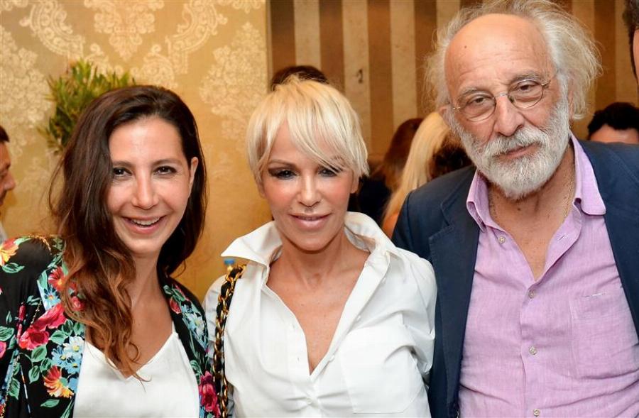 Μαρία – Ελένη Λυκουρέζου: Oι ουσίες από τα 14,  η κακή σχέση με την μητέρα της και οι 17 ημέρες γάμου με τον Γκλέτσο