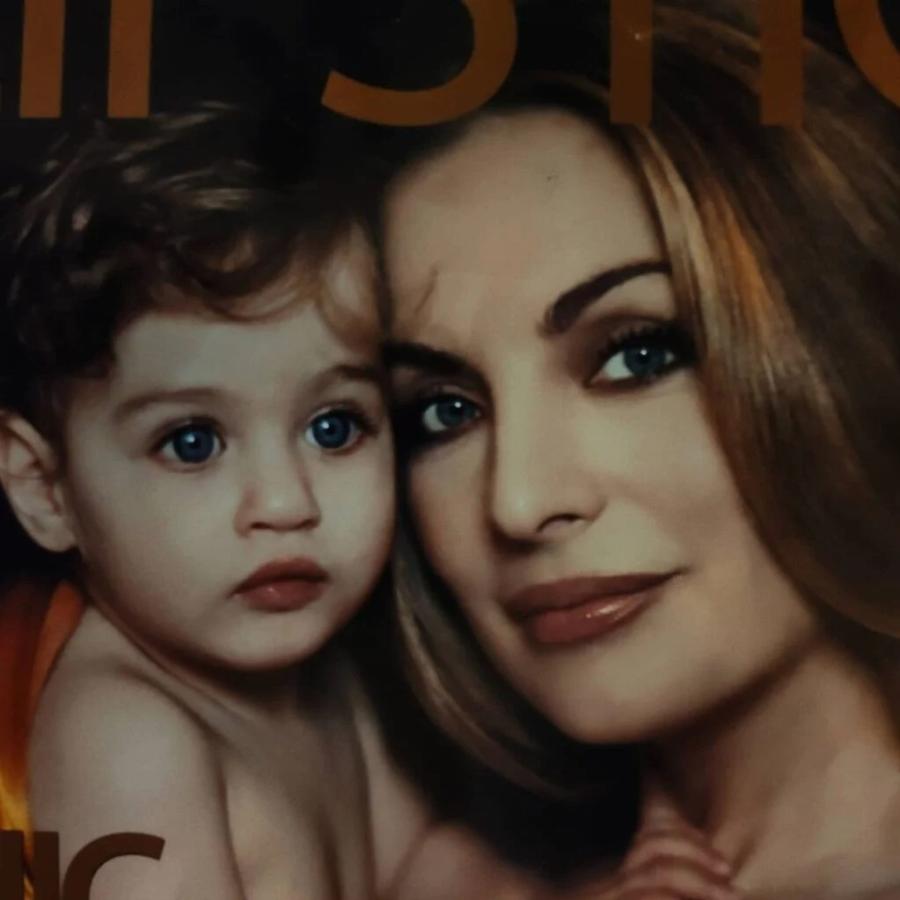 Μαρία Βοσκοπούλου: Σπάνιες εικόνες από τη ζωή της κόρης του Τόλη, που μαρτυρούν πόσο όμορφη και ευτυχισμένη ήταν από μικρή