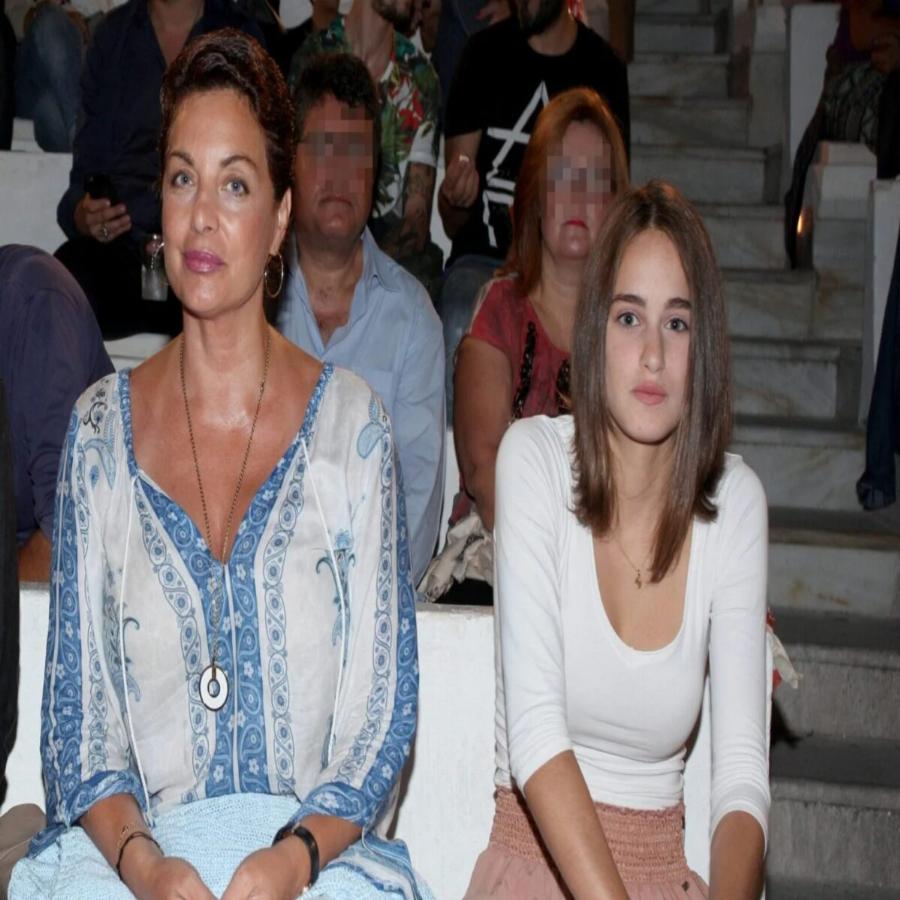 Μαρία Βοσκοπούλου: Σπάνιες εικόνες από τη ζωή της κόρης του Τόλη, που μαρτυρούν πόσο όμορφη και ευτυχισμένη ήταν από μικρή