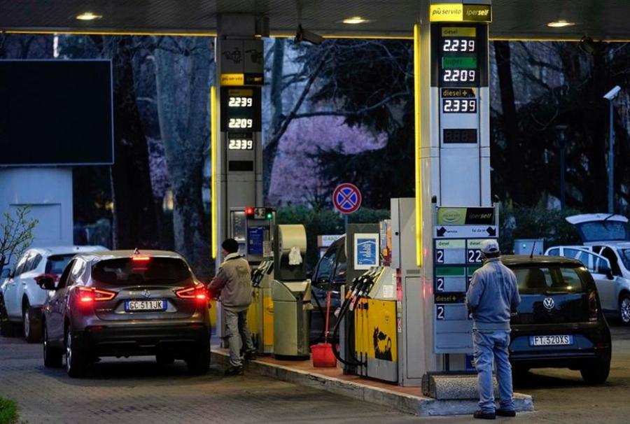 Πώς θα πάρετε την προπληρωμένη κάρτα – Τα ποσά για βενζίνη και πετρέλαιο