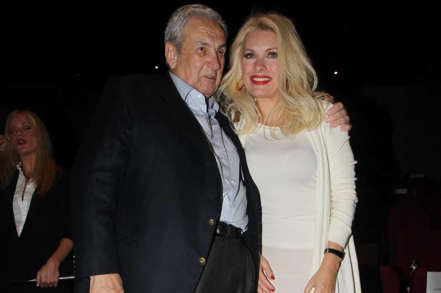 Ελένη Μενεγάκη: Συντετριμμένη αποχαιρέτησε τον Δημήτρη Κοντομηνά – «Δεν είχα επαφή μαζί του…»