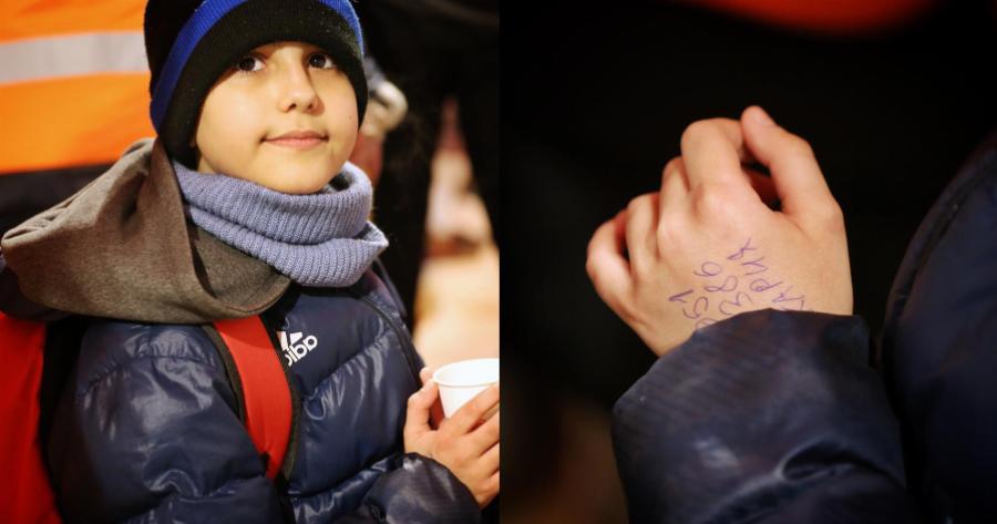 Ουκρανία: Συγκινεί ο 11χρονος ήρωας που πέρασε μόνος του τα σύνορα Ουκρανίας με έναν αριθμό τηλ. στο χέρι του