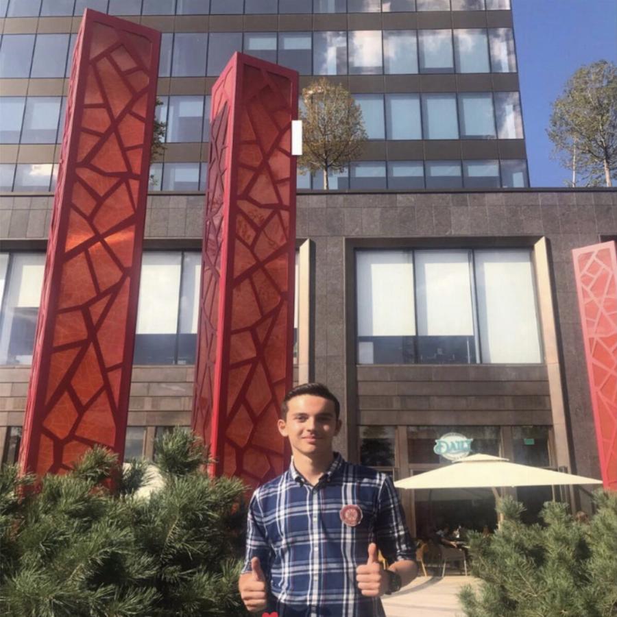 Μενέλαος Ράπτης: Ο 18χρονος μαθητής που πήρε πλήρη υποτροφία σε κορυφαίο κολλέγιο αστροφυσικής των ΗΠΑ