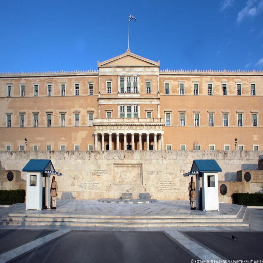 Επίσημη ανακοίνωση: Στις 7 Απριλίου η ομιλία του Ζελένσκι στην ελληνική βουλή