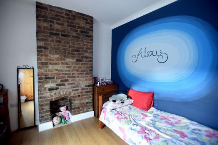 Σπίτι ερείπιο με 1 ευρώ: Ζευγάρι το αγόρασε και το μετέτρεψε σε ονειρεμένο παλάτι