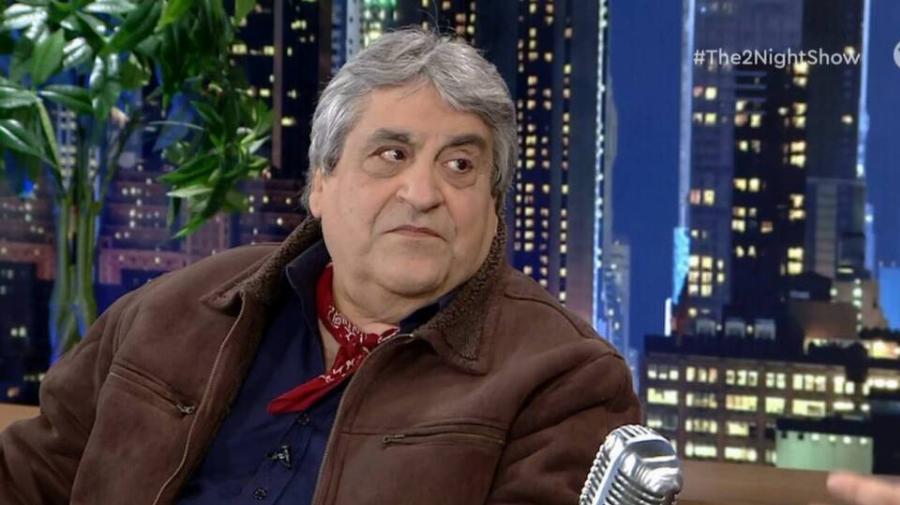 Μάρκος Λεζές: Το πρόβλημα υγείας του, ο φύλακας άγγελος, η παραμονή στο Άγιο Όρος, η υιοθεσία και ο θάνατος του αδελφού του, που τον τσάκισε