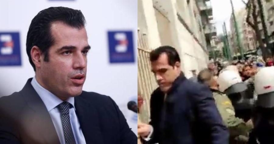 Έτρεξε να κρυφτεί ο Θάνος Πλεύρης από την οργή των υγειονομικών