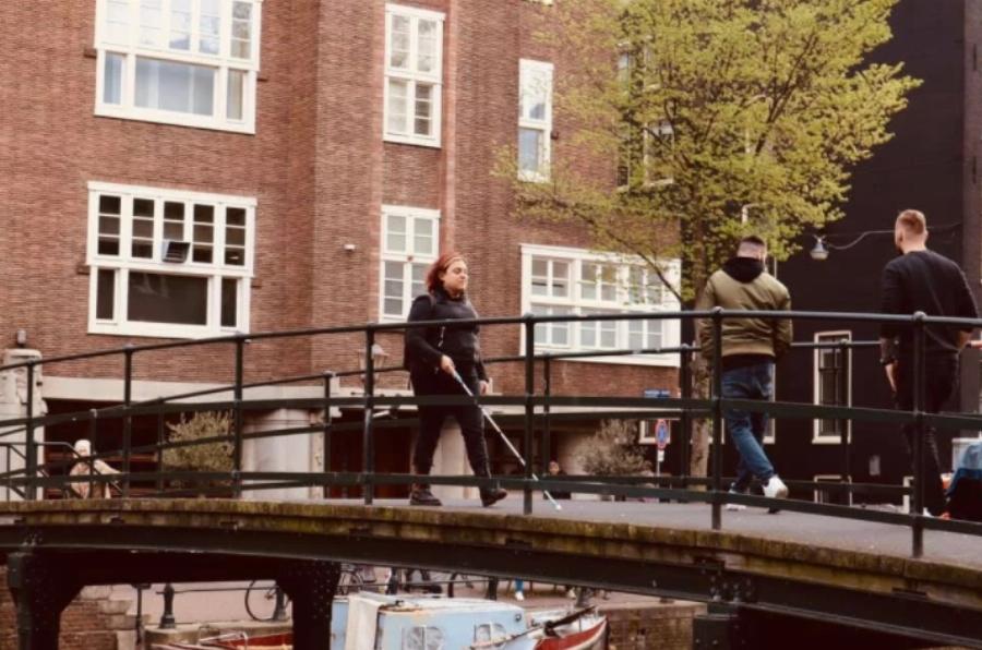 Ιωάννα-Μαρία Γκέρτσου: Τυφλώθηκε στη θερμοκοιτίδα, σπούδασε ψυχολογία και ίδρυσε την πρώτη σχολή για σκύλους-οδηγούς τυφλών στην Ελλάδα