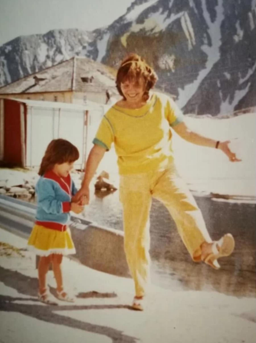 Ιωάννα-Μαρία Γκέρτσου: Τυφλώθηκε στη θερμοκοιτίδα, σπούδασε ψυχολογία και ίδρυσε την πρώτη σχολή για σκύλους-οδηγούς τυφλών στην Ελλάδα