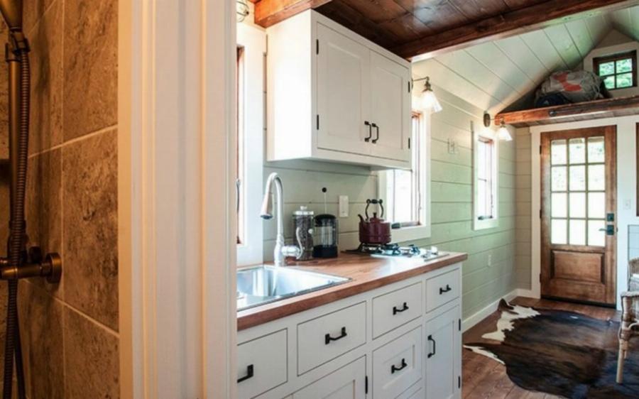 Μικρό σπίτι: Πάει όπου θες, είναι 14 τμ, χωράει άνετα 6 άτομα και η διακόσμηση του είναι σικ και σύγχρονη