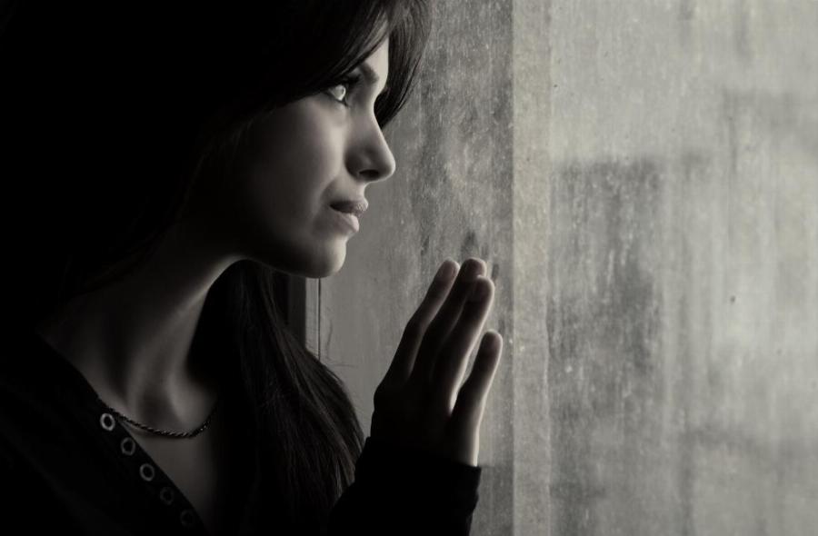 «Αναγκάστηκα να κοιμηθώ με τον σπιτονοικοκύρη για να μεγαλώσω τα παιδιά μου. Ντρέπομαι πολύ γι’ αυτό αλλά δεν είχα άλλη επιλογή»