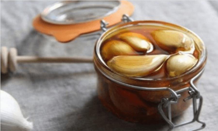 Σκόρδο: Θαυματουργό για την αρτηριακή πίεση – Φάρμακο για φλεγμονές,ψωρίαση και ακμή