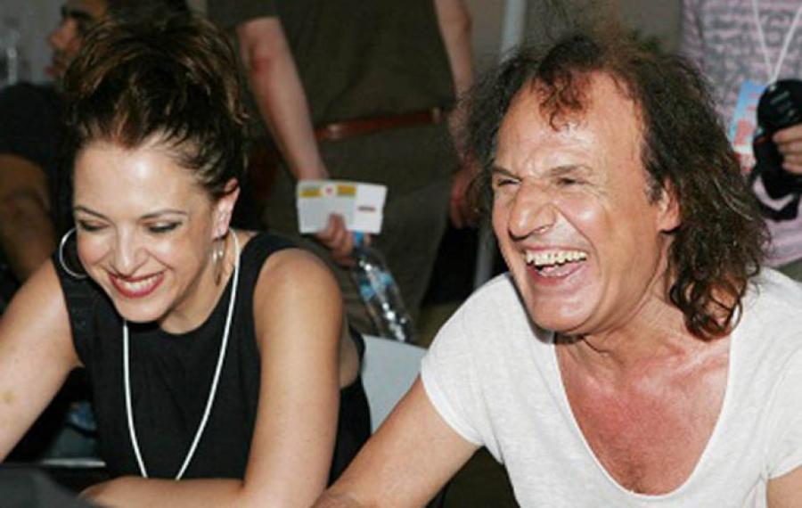 Μοιάζουν σαν 2 σταγόνες νερό: Η κούκλα κόρη της Ελένης Ράντου με τον Βασίλη Παπακωνσταντίνου