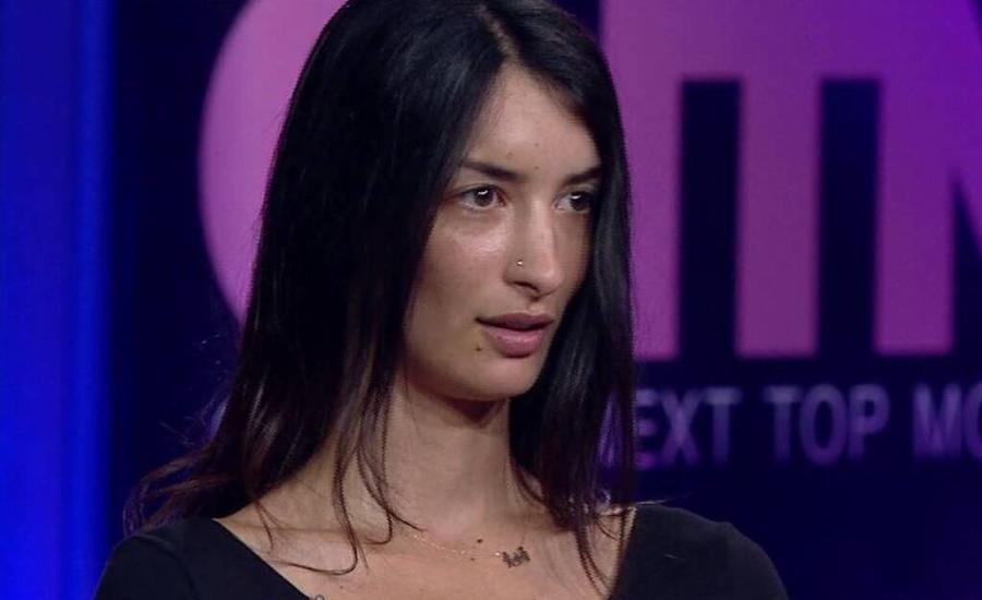 Αφροδίτη Μπάρμπα: Ο χλιδάτος γάμος με τον Σεΐχη, η κακοποίηση, το διαζύγιο και η σύλληψη για ναρκωτικά