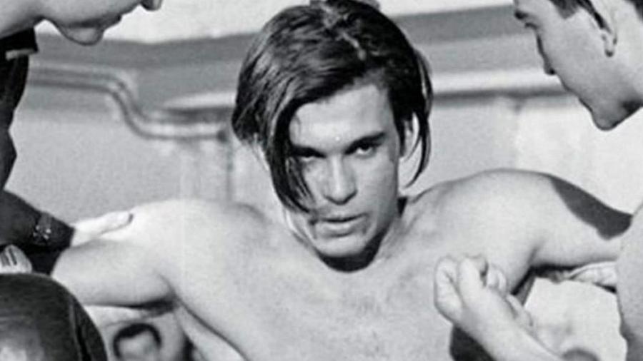 Οι ακαταμάχητοι γόηδες του παλιού σινεμά: 12 Έλληνες ζεν πρεμιέ, που δεν τους αντιστάθηκε καμία γυναίκα