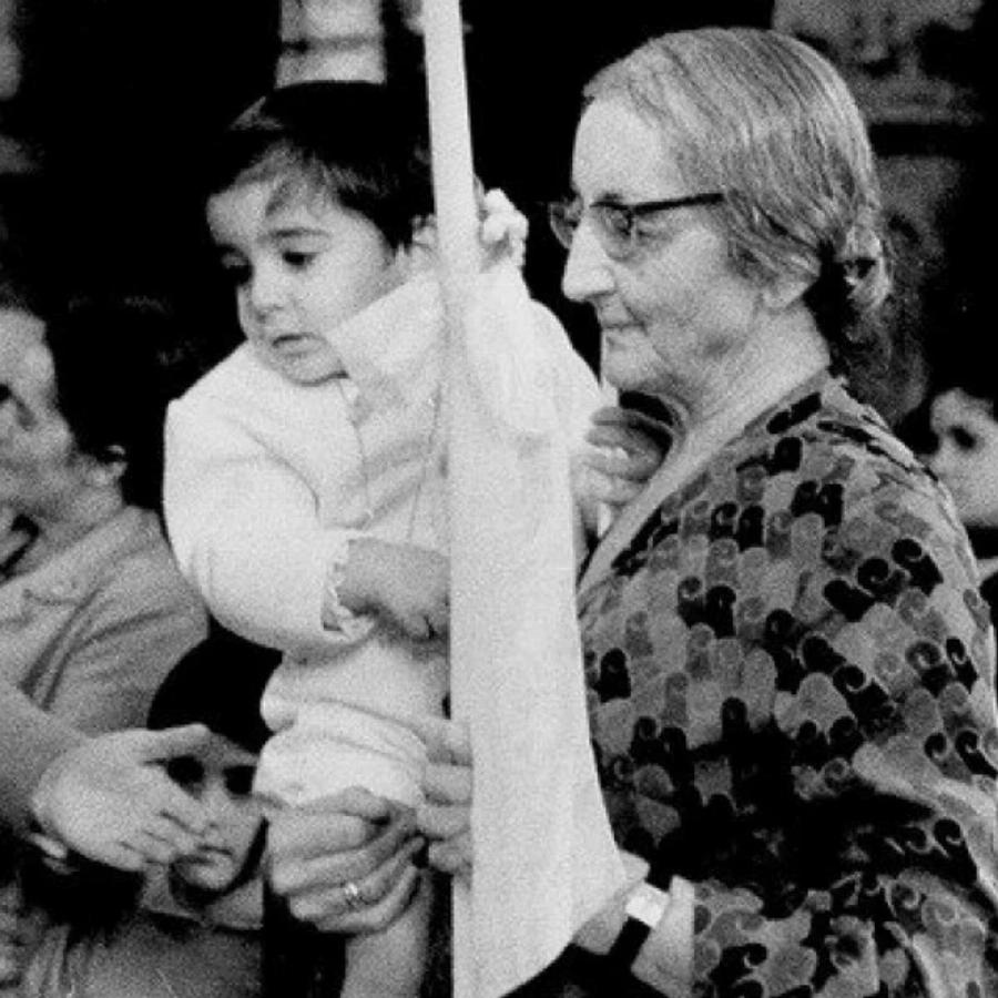 Ερώτημα: Τι δώρο θα παίρνατε στον πρωθυπουργό Κυριάκο Μητσοτάκη που σήμερα έχει γενέθλια;