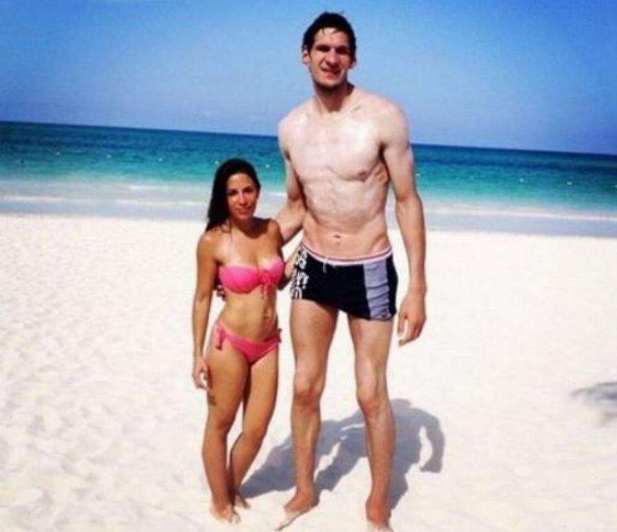 Τα ετερώνυμα έλκονται: 10 «αταίριαστα» ζευγάρια που αποδεικνύουν ότι τα ετερώνυμα έλκονται