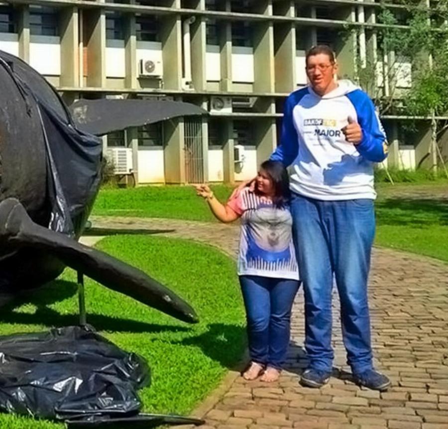 Τα ετερώνυμα έλκονται: 10 «αταίριαστα» ζευγάρια που αποδεικνύουν ότι τα ετερώνυμα έλκονται