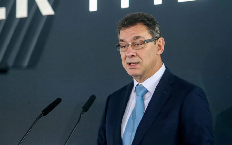 Πλουσιότερος κατά 24,3 εκατομμύρια φέτος ο CEO της Pfizer Αλμπερτ Μπουρλά