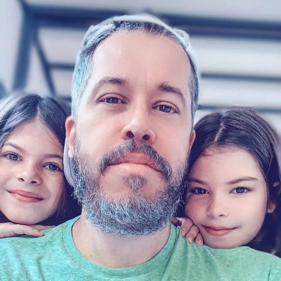 Χάρης Βαρθακούρης: Η γνωριμία και ο γάμος με την Αντελίνα, η στάση του Γιάννη Πάριου και οι 2 πανέμορφες κόρες του